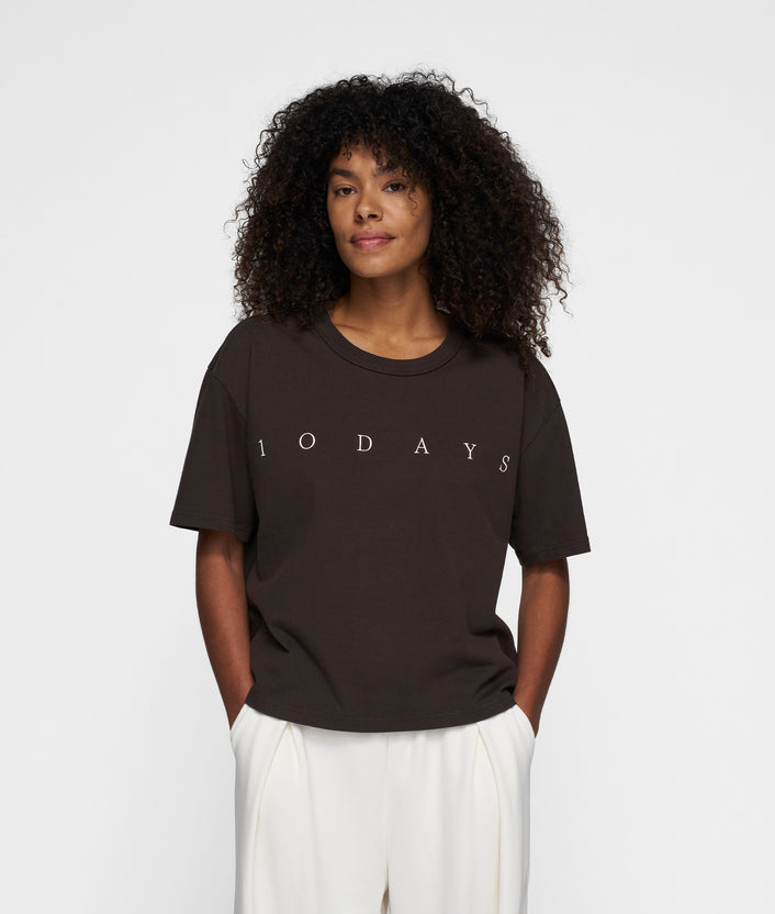 10days short sleeve tee logo chocolate