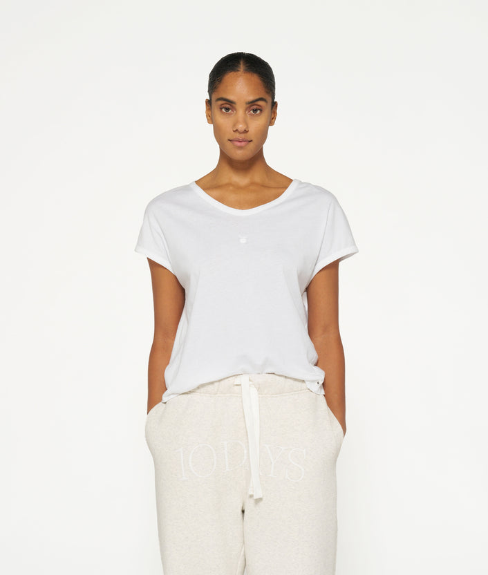 10days THE V-NECK TEE white