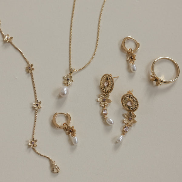 24kae Oorbel Met Bloem En Zoetwaterparel - 424124Y