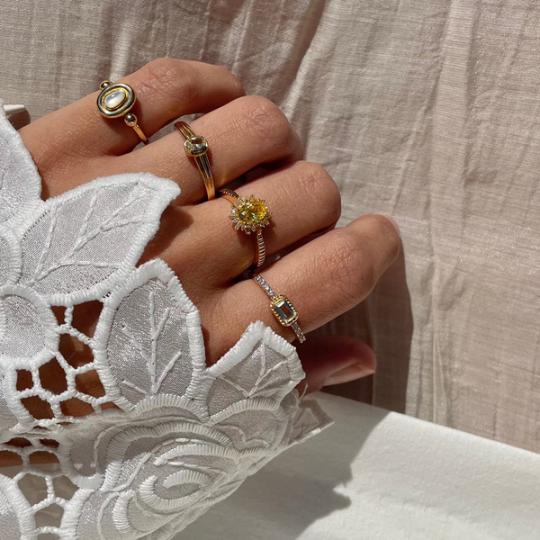 24kae Ring Met Ovaalvormige Steen - 124149Y