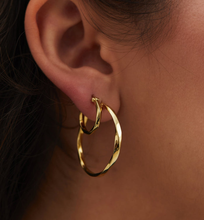 Anna Nina Dazzling Hoop Earrings Gold Plated