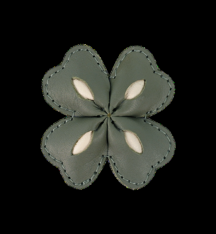 anna nina Lucky Puff Clip