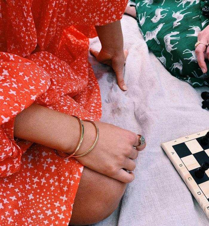 Anna Nina Oval Hinge Bangle 14K