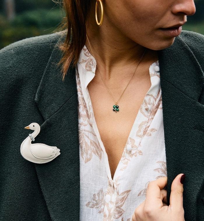 Anna Nina Shimmer Swan Clip