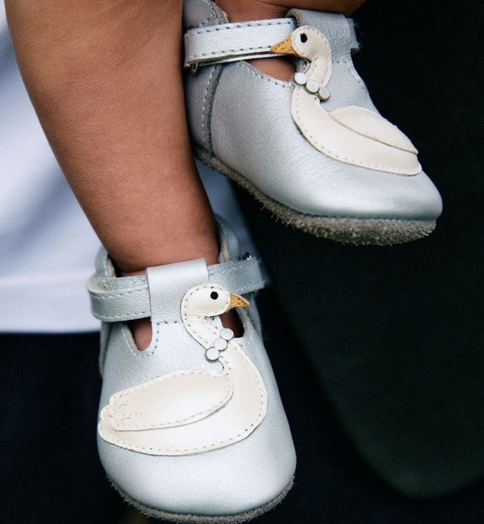 Anna Nina Shimmer Swan Shoes Grey