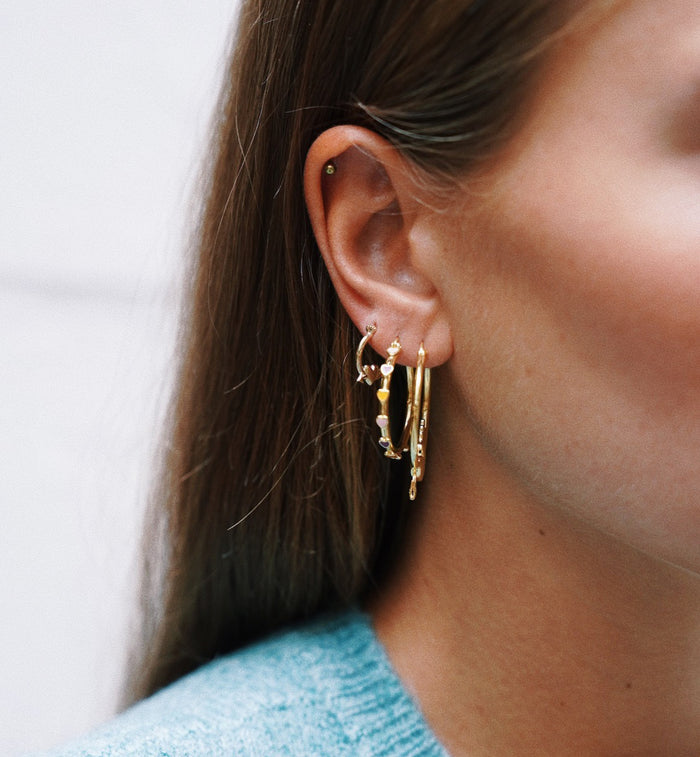 Anna Nina Single Arrowed Heart Hoop Earring 14K