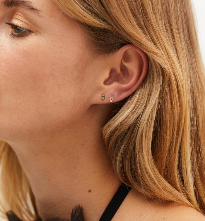 Anna Nina Single Dot Stud Emerald 14K