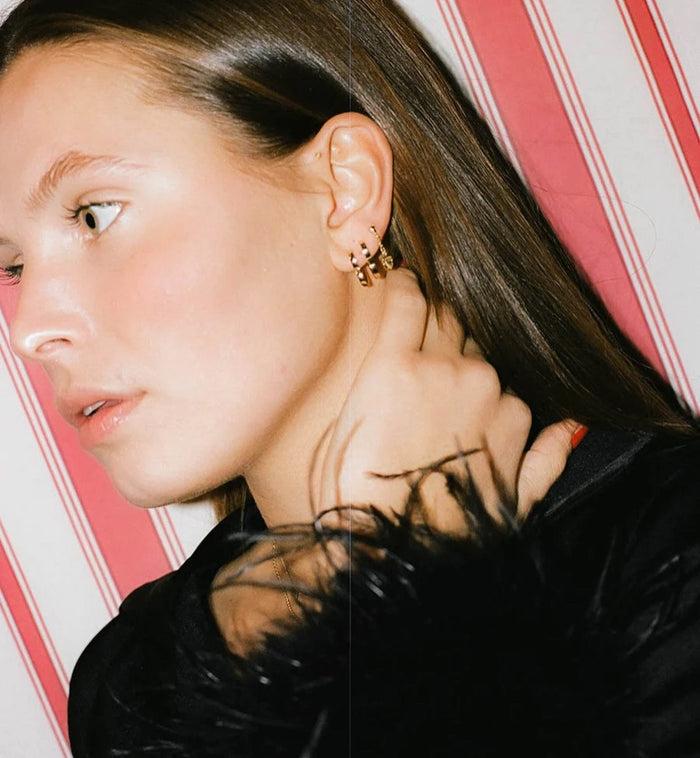 Anna Nina Single Heart Clasp Earring 14K