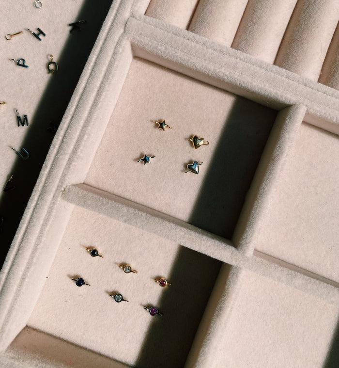 Anna Nina Never-Ending Solid Heart Charm 14K Voucher White Gold