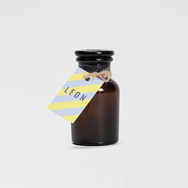 ava Kleurrijk label met naam en strepen