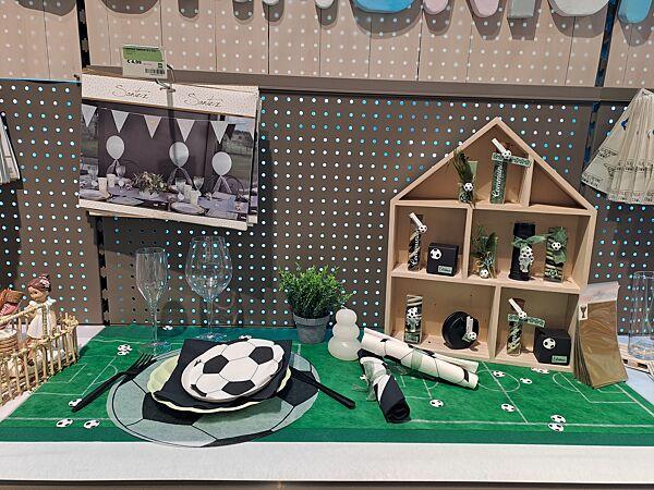 Ava Servetten Football Airlaid 33x33cm 12 Stuks