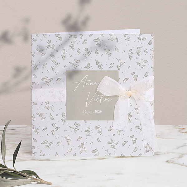 ava Unieke trouwkaart met takjes en lintje