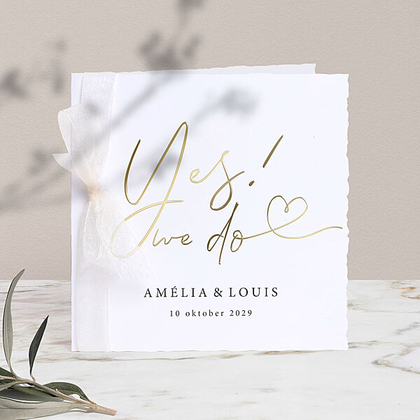 ava Classic chic trouwkaart met kartelrand en goudfolie