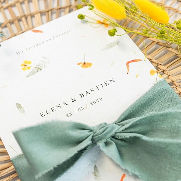 Ava Romantische Trouwkaart Natuurpapier Met Droogbloemen