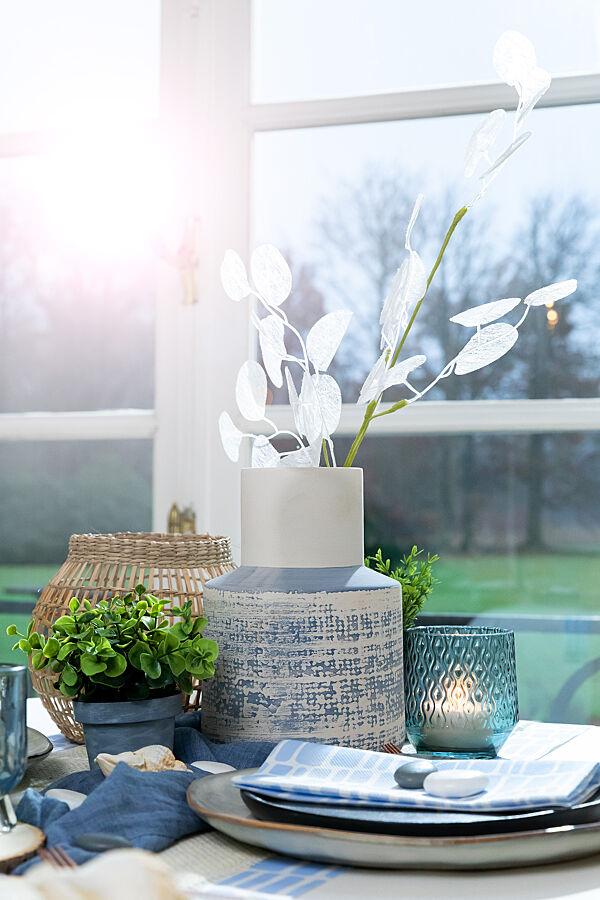 Ava Theelichthouder IJsblauw H 11 5cm Ø 11cm Transparant Glas Reliëf