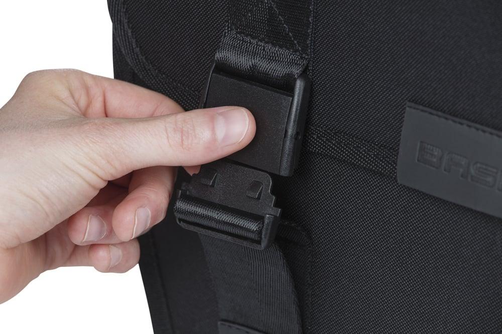 Basil Basil Tour - Dubbele Fietstas MIK - 28 Liter - Zwart