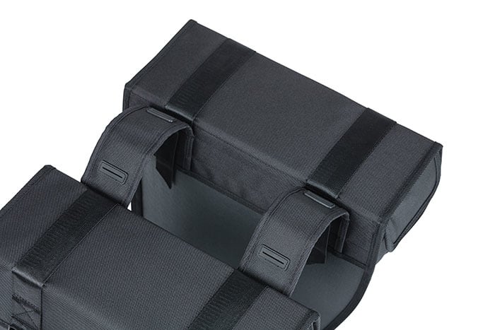 Basil Basil Tour Waterproof - Dubbele Fietstas - 28 Liter - Zwart