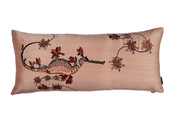 beddinghouse MOOOI Blooming Seadragon Sierkussen - 40x90 / 16x35 Inch cm - Koraalrood