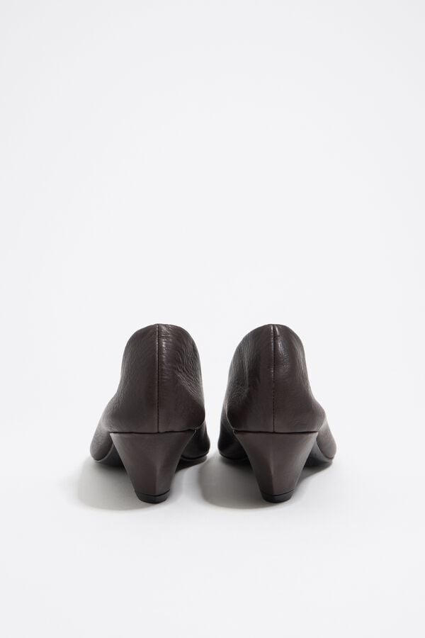 Bimba & Lola Pump Leer Chocoladebruin