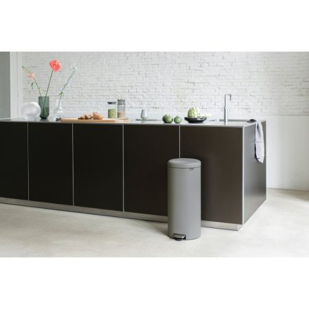Brabantia NewIcon Pedaalemmer 30 Liter - Mineral Concrete Grey