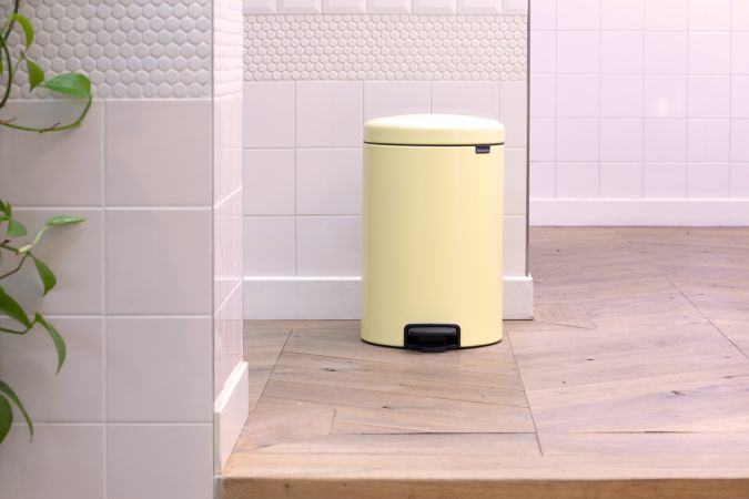 Brabantia Pedaalemmer NewIcon 20 Liter - Mellow Yellow