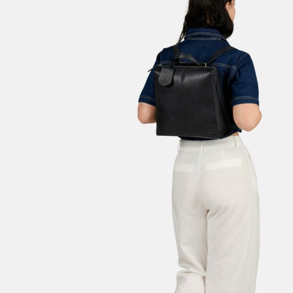 Burkely ROGUE ROBYN BACKPACK CROSSOVER 1001042.89.10_2_STRA