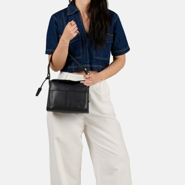 Burkely ROGUE ROBYN SHOULDERBAG 1001044.89.10_2_STRA