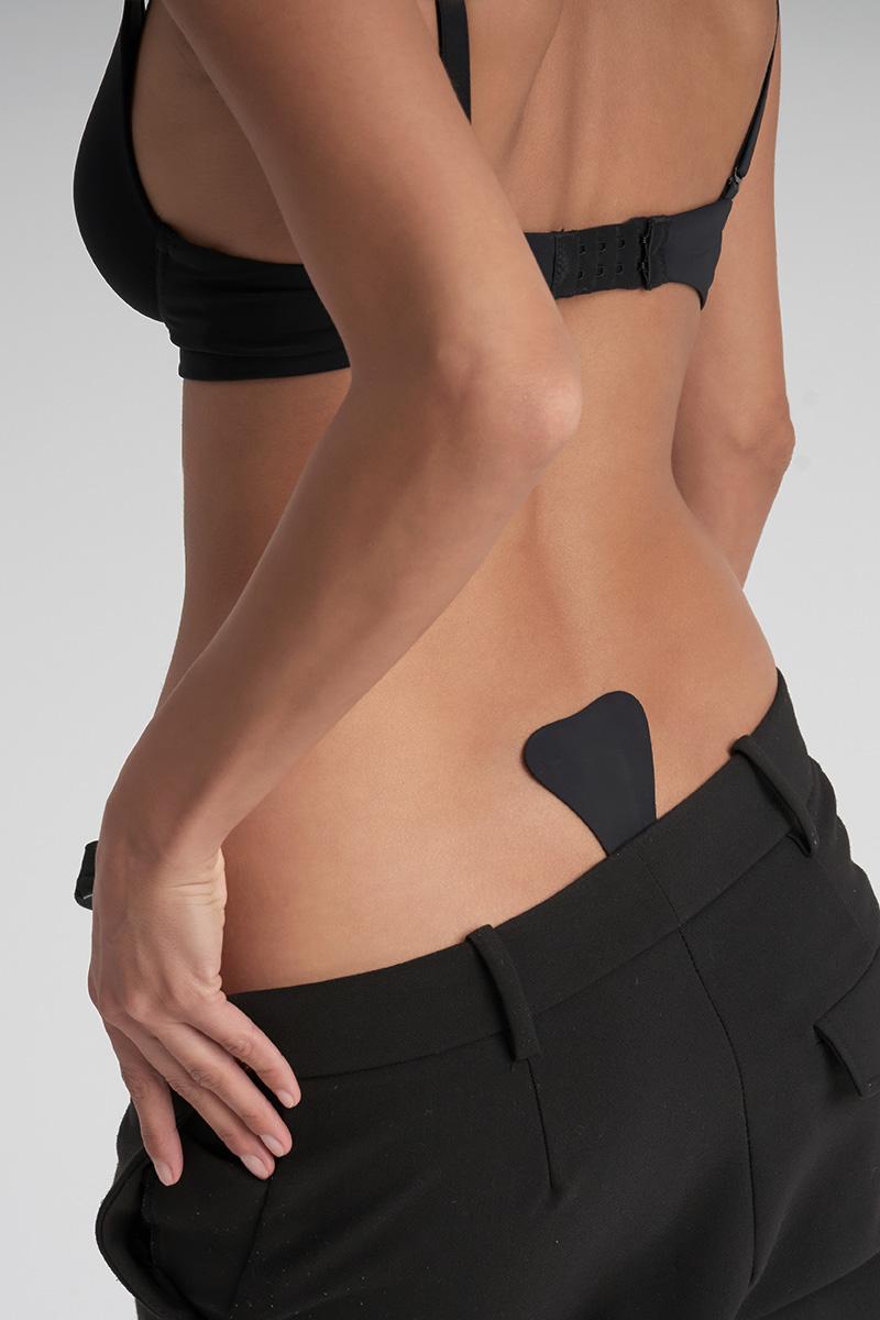 bye bra Zelfklevende String – Zwart