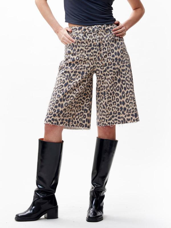 Catwalk Junkie Loose Fit Jorts Met Leopard Dessin