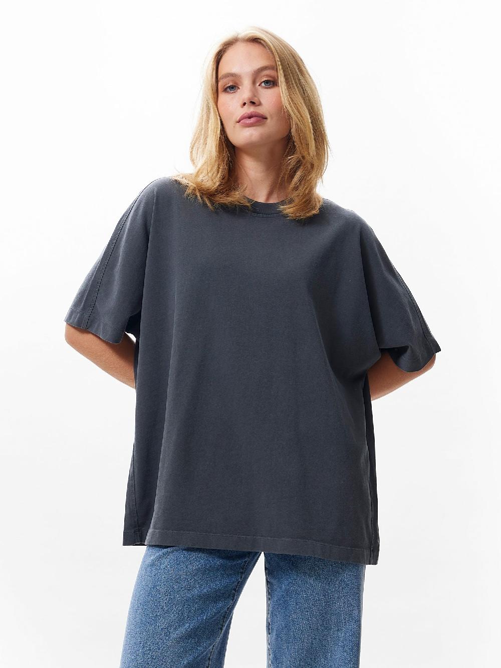 catwalk junkie Oversized tshirt