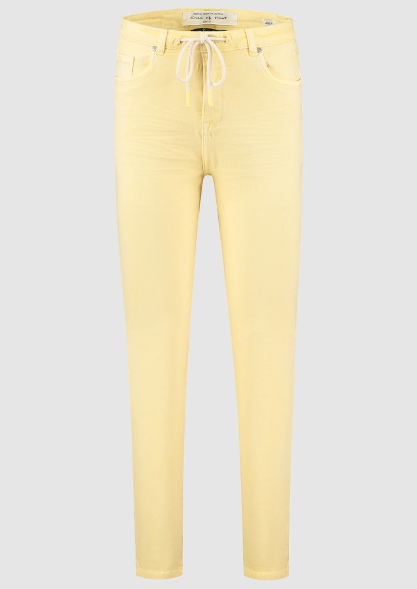 circle of trust Amber Color Pale Banana