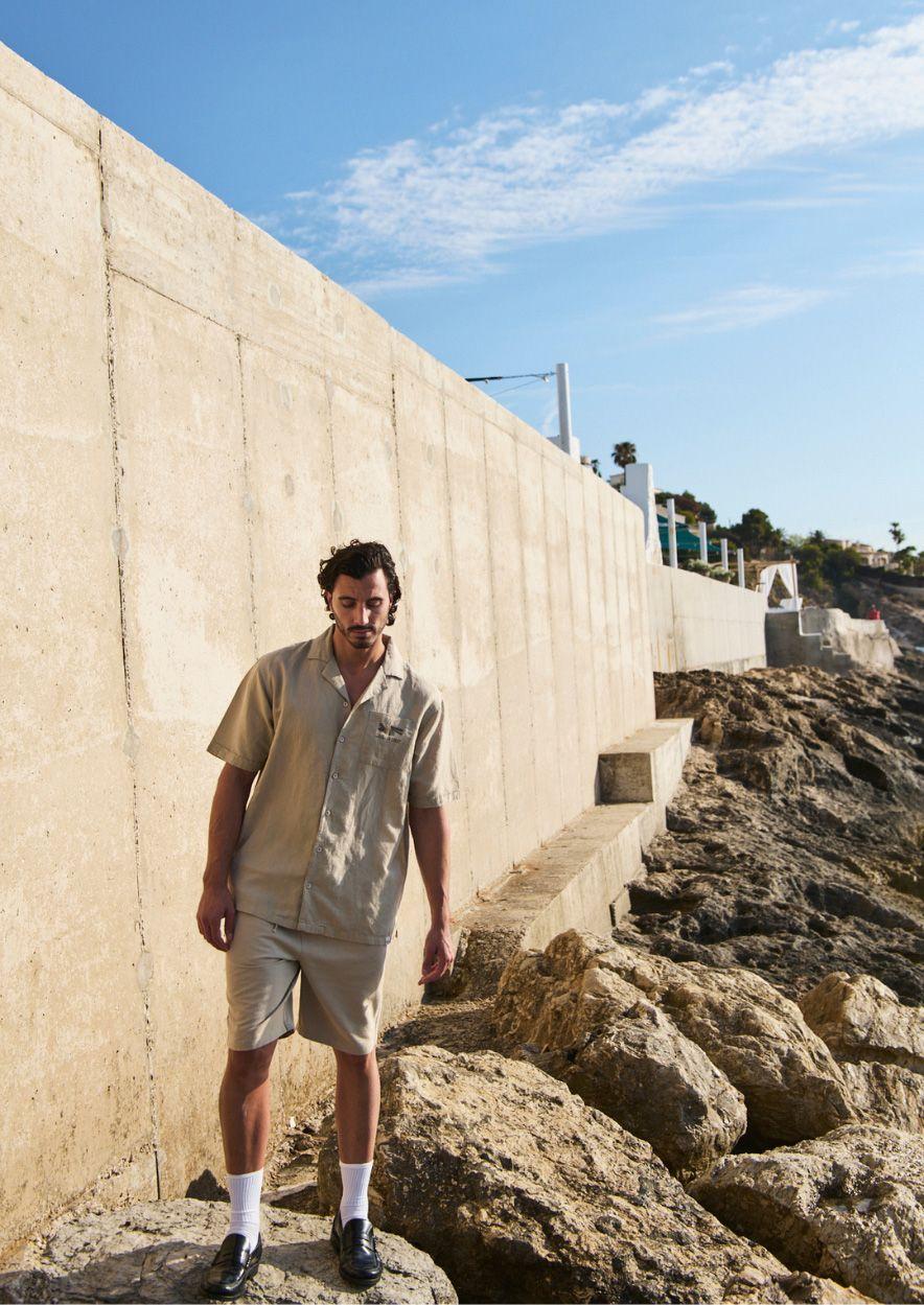 circle of trust Austin Short Coastal Beige