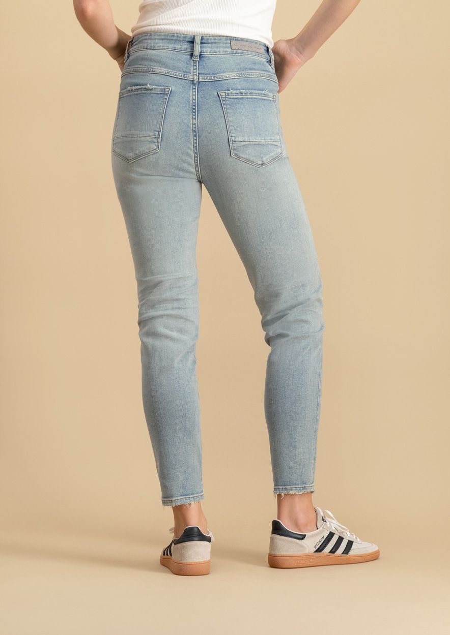 Circle Of Trust Chloe Soft Blue - Mom Fit