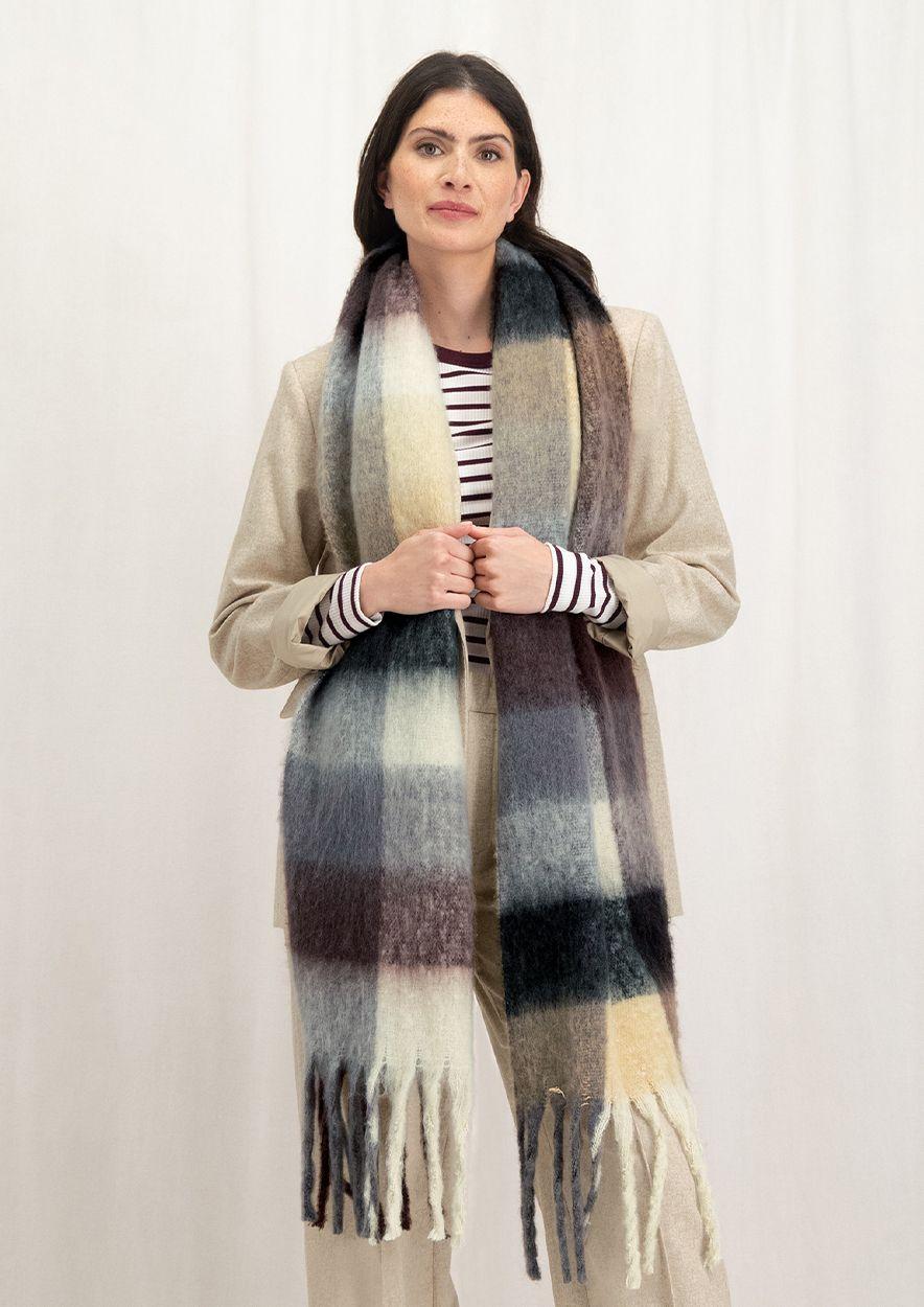 circle of trust Jasmin Scarf Lovely Port