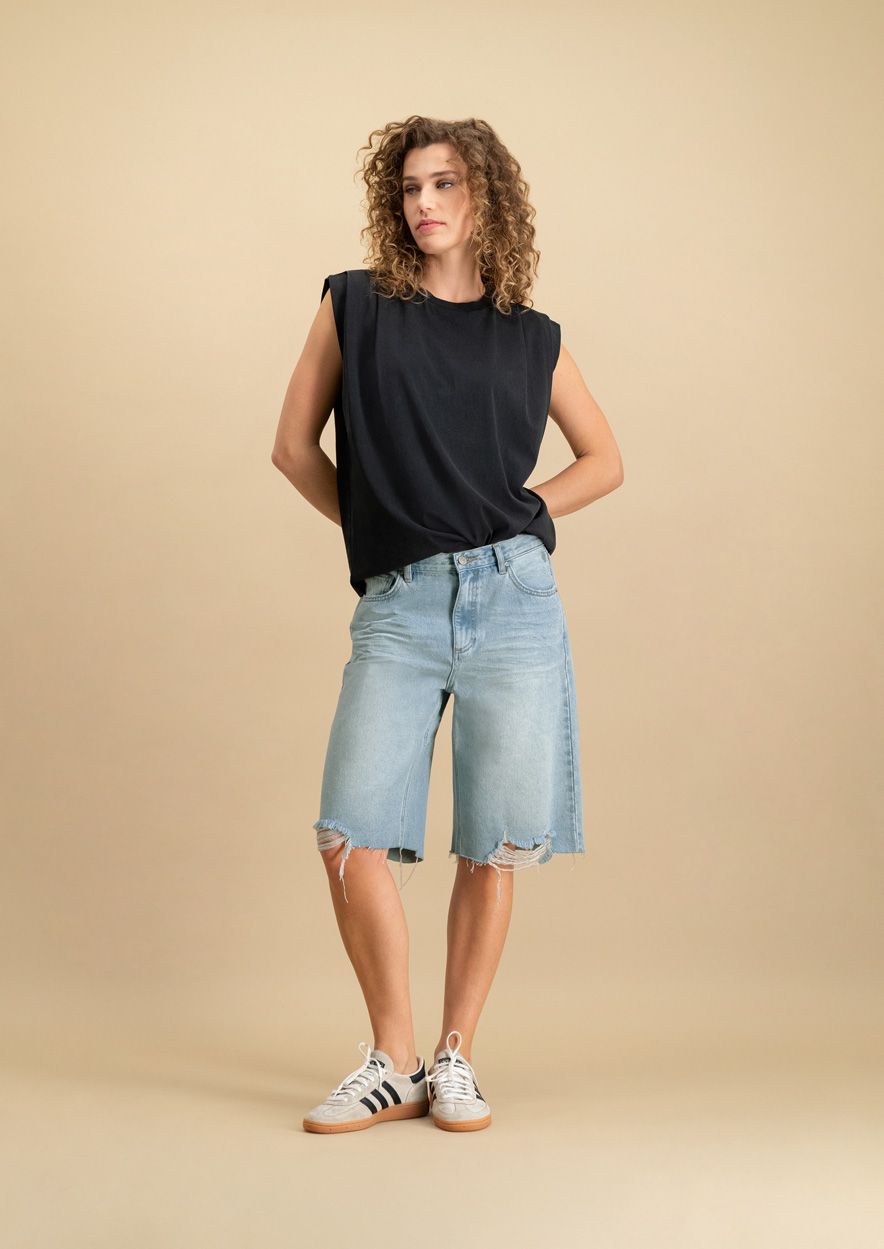 circle of trust Lacy Tee Washed Black