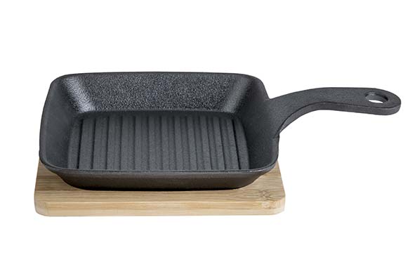 Cosy & Trendy GIETIJZER GRILLPANNETJE MET STEEL COATED 15X15X2CM - BAMBOO BASE