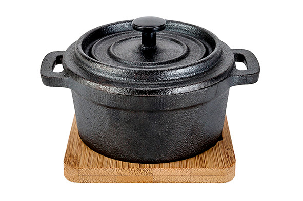 cosy & trendy GIETIJZER POTJE 13 5X10 5XH8CM OP BAMBOE PLANKJE