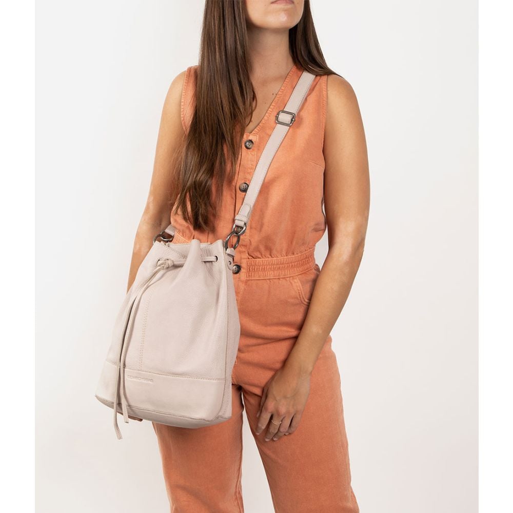 Cowboysbag Cowboysbag Crossbody Cairo Beige