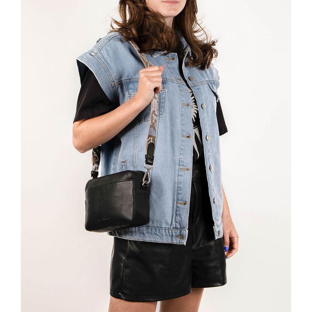 Cowboysbag Cowboysbag Crossbody Paige Black/Blue