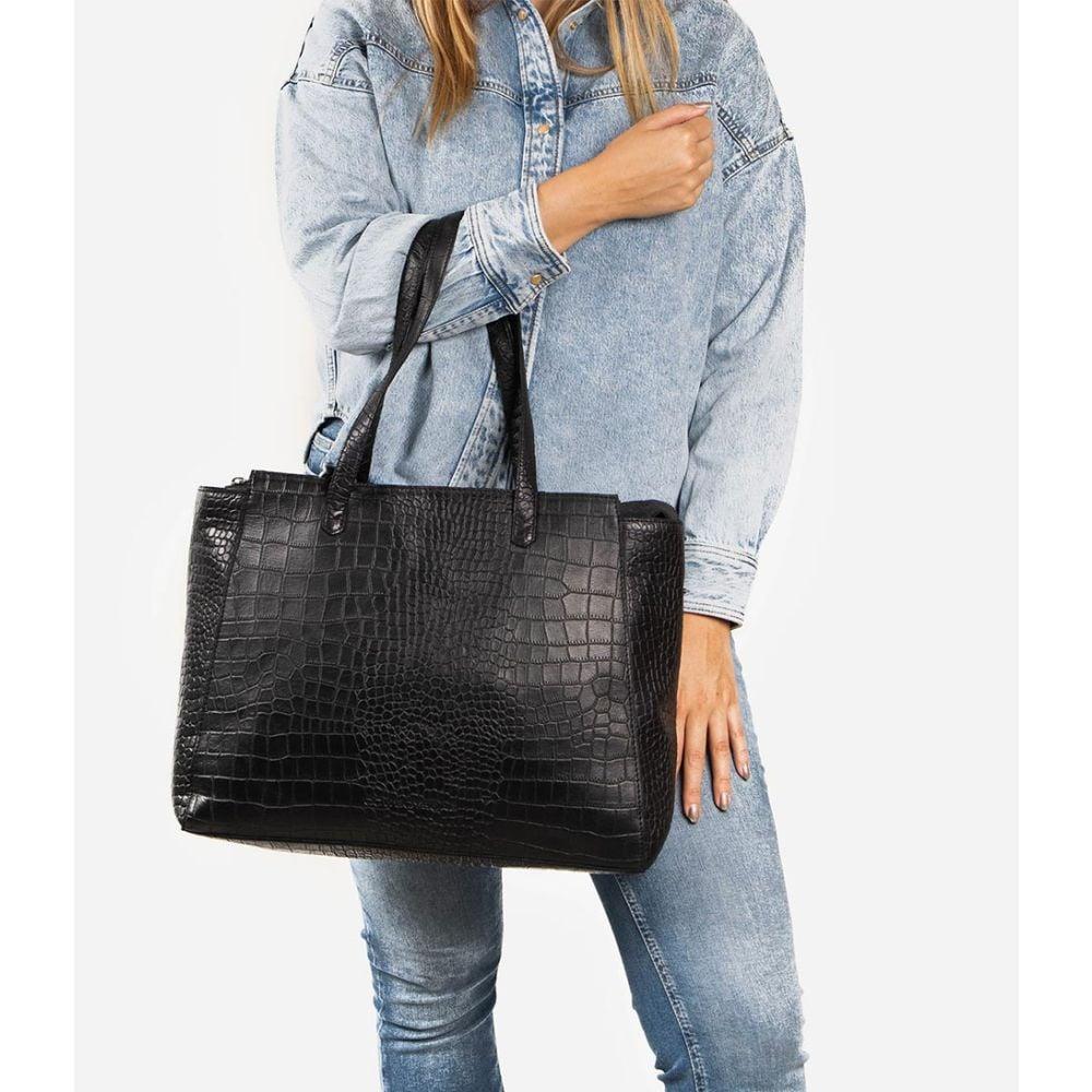 Cowboysbag Cowboysbag Laptop Bag Babell 15.6 Inch Croco Black