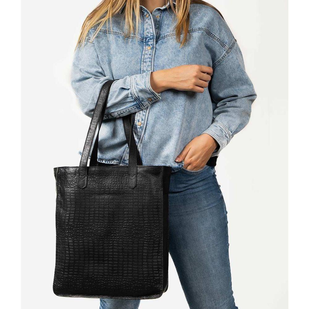 Cowboysbag Cowboysbag Laptop Bag Buckley 13 Inch Croco Black