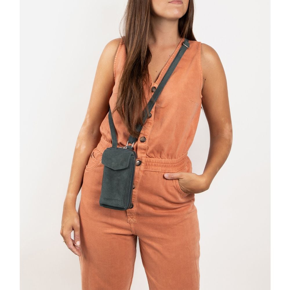 Cowboysbag Cowboysbag Phone Purse Richfield Gargoyle Grey