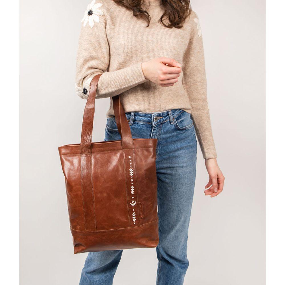 Cowboysbag Cowboysbag Shopper Gibbous 13 Inch X Dappermaentje Cappuccino