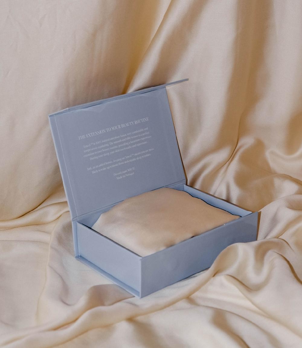 crisp sheets Sleeping Beauty Kussensloop | Sateen Tencel™ Milk