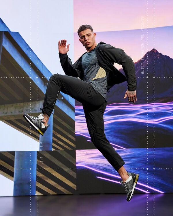 Cruyff Nimbus T-Shirt Code: CMA251006-998