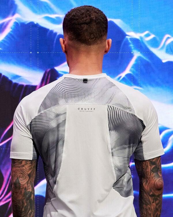 Cruyff Omega T-Shirt Code: CMA251013-100