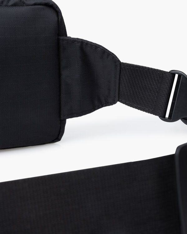 Cruyff Tiva Fanny Pack Code: CCA241027-998