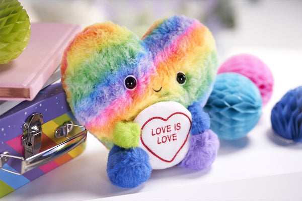 Love Hearts Regenboog Knuffel - Love Is Love - 18 Cm