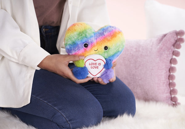 Love Hearts Regenboog Knuffel - Love Is Love - 18 Cm