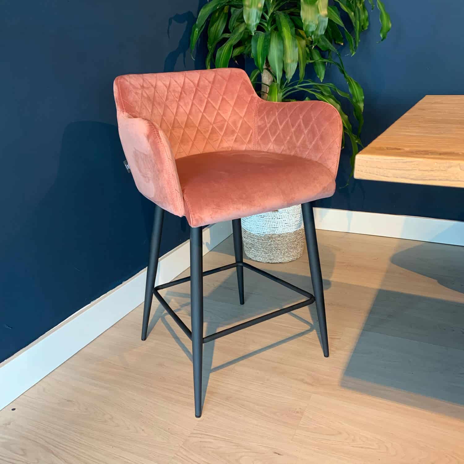 Damiware Barkruk Velvet Fluweel En Bouclé Metaal 65 Cm Rose – Velvet Roze